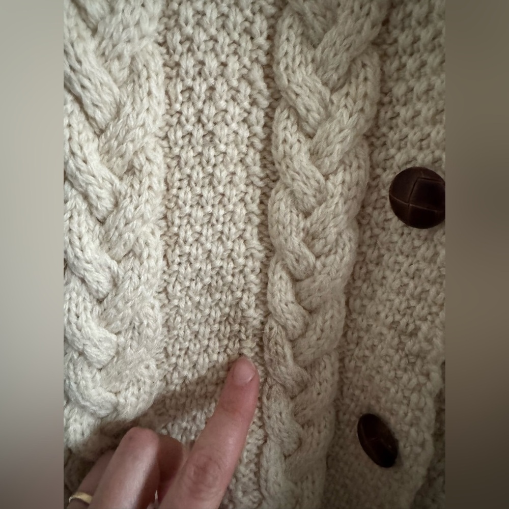 Inis crafts Vintage Hand Knit  + Wooden Buttons - Picture 7 of 7